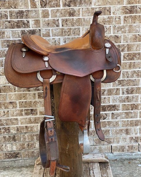 where to sell horse saddles